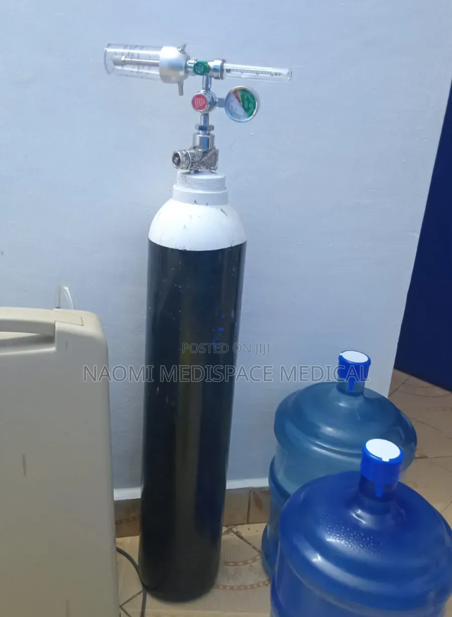 Top Flow 1.36m3 Oxygen Cylinder Complete With Regulator, Flowmeter,Key