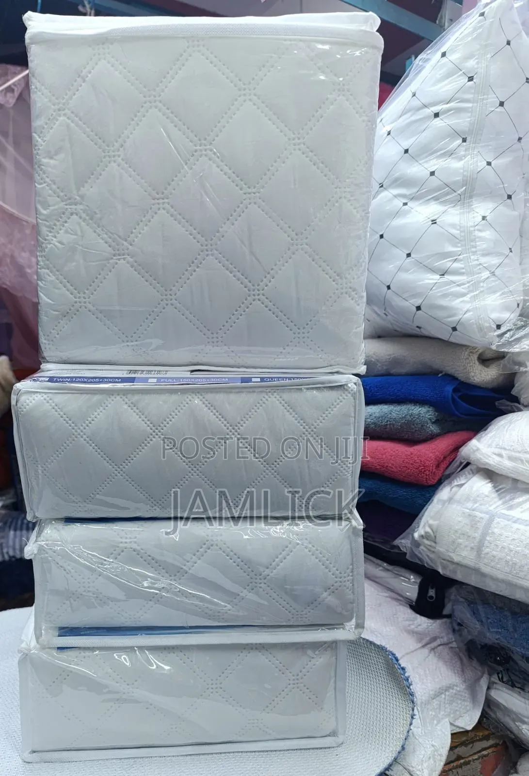 TC Grey White Mattress Protector - RH