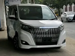 Toyota Esquire 2.0 AWD (8 seater) 2019 Pearl