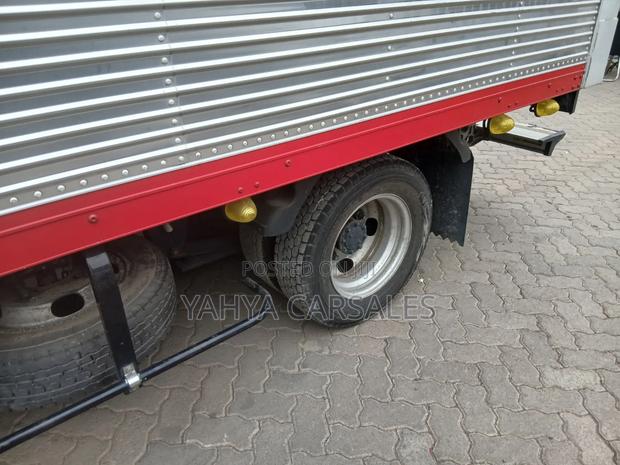 Isuzu Elf Truck - thumbnail 4