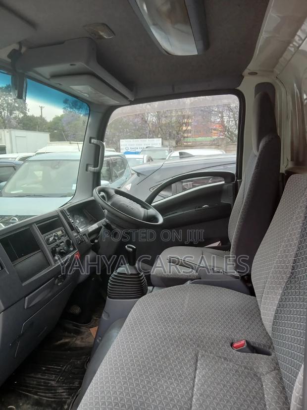 Isuzu Elf Truck - thumbnail 5