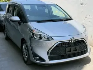 Toyota Sienta 2019 Silver