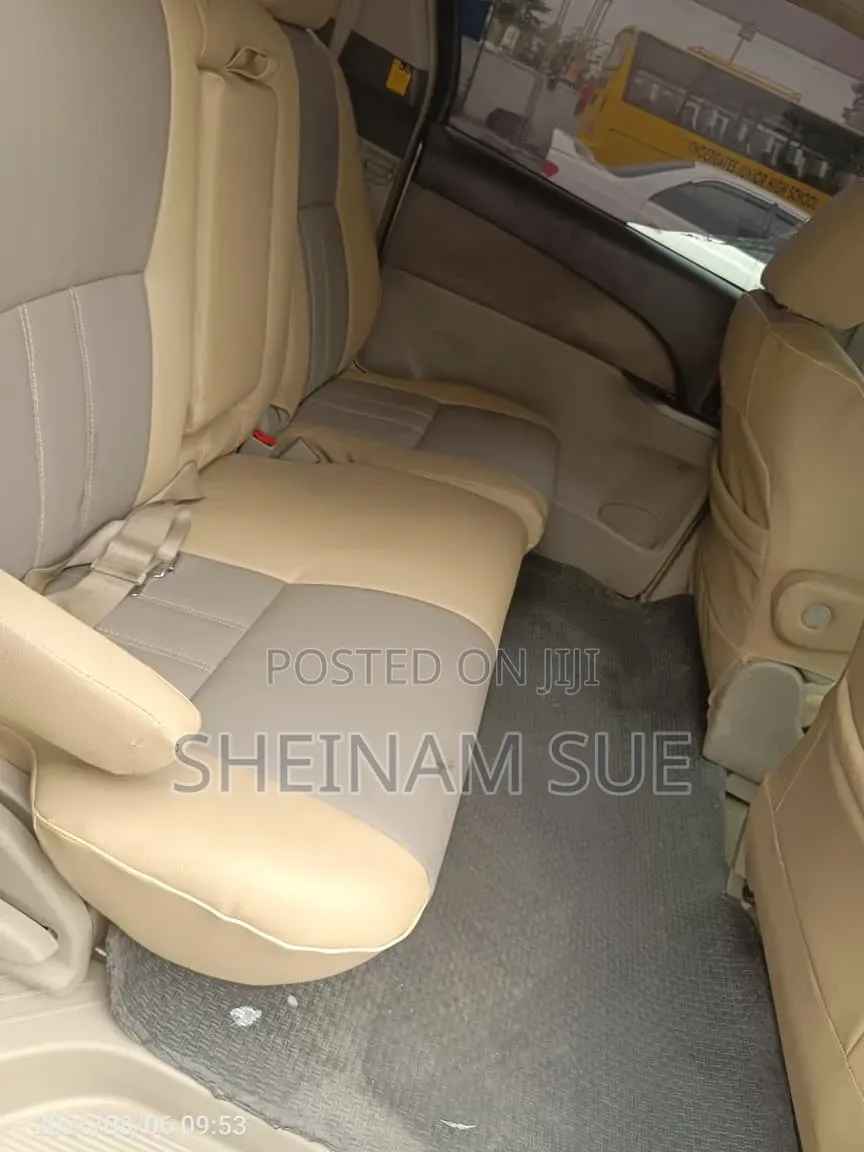Toyota Estima 2007 Silver
