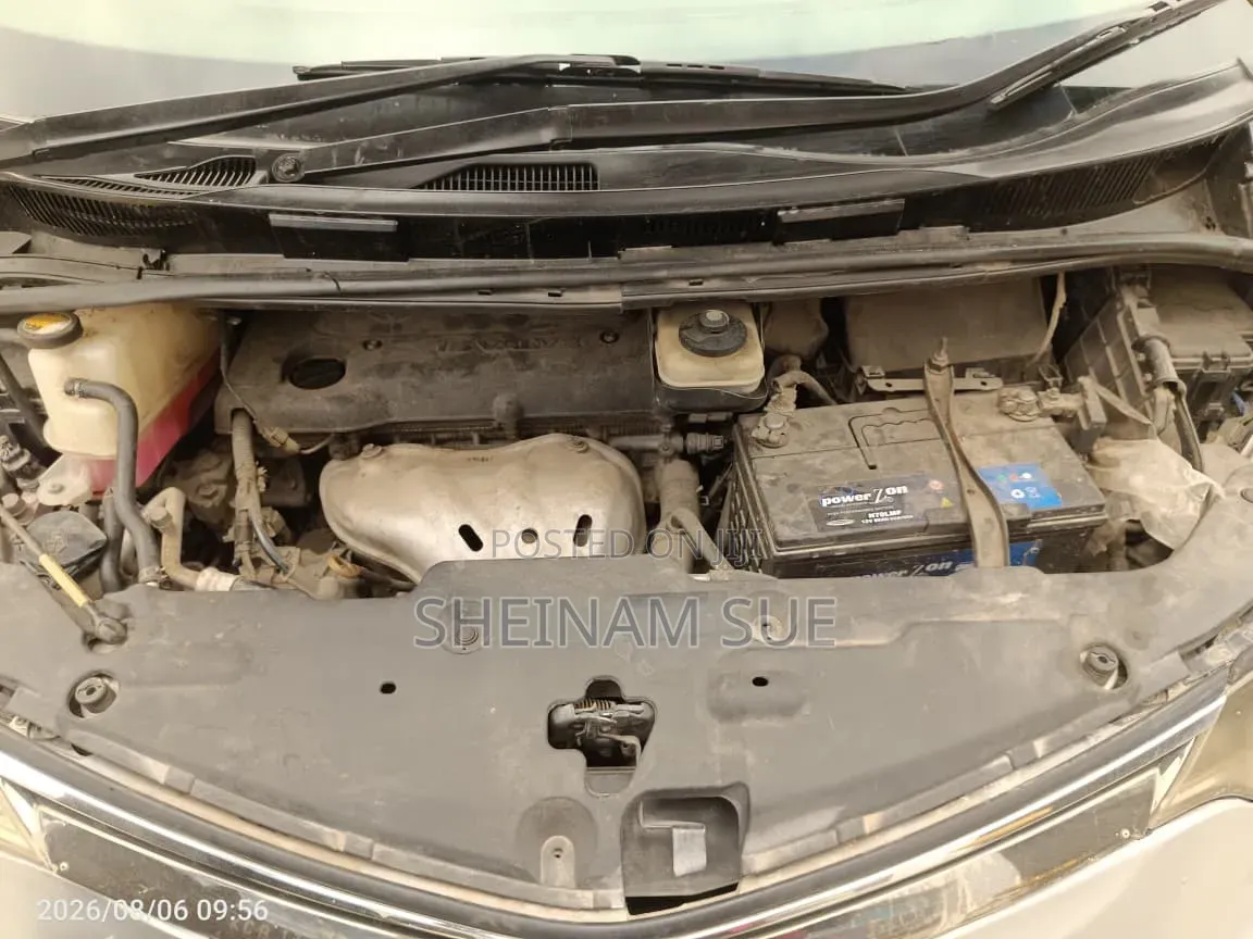 Toyota Estima 2007 Silver