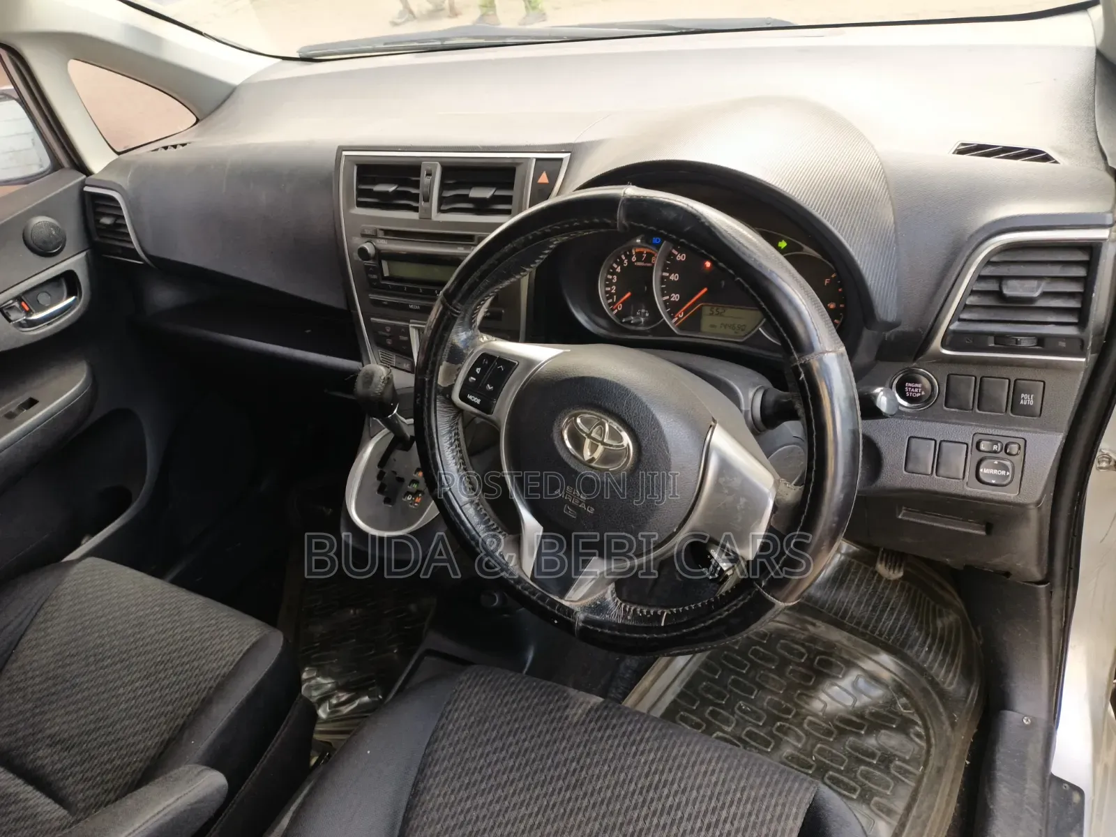 Toyota Ractis 2010