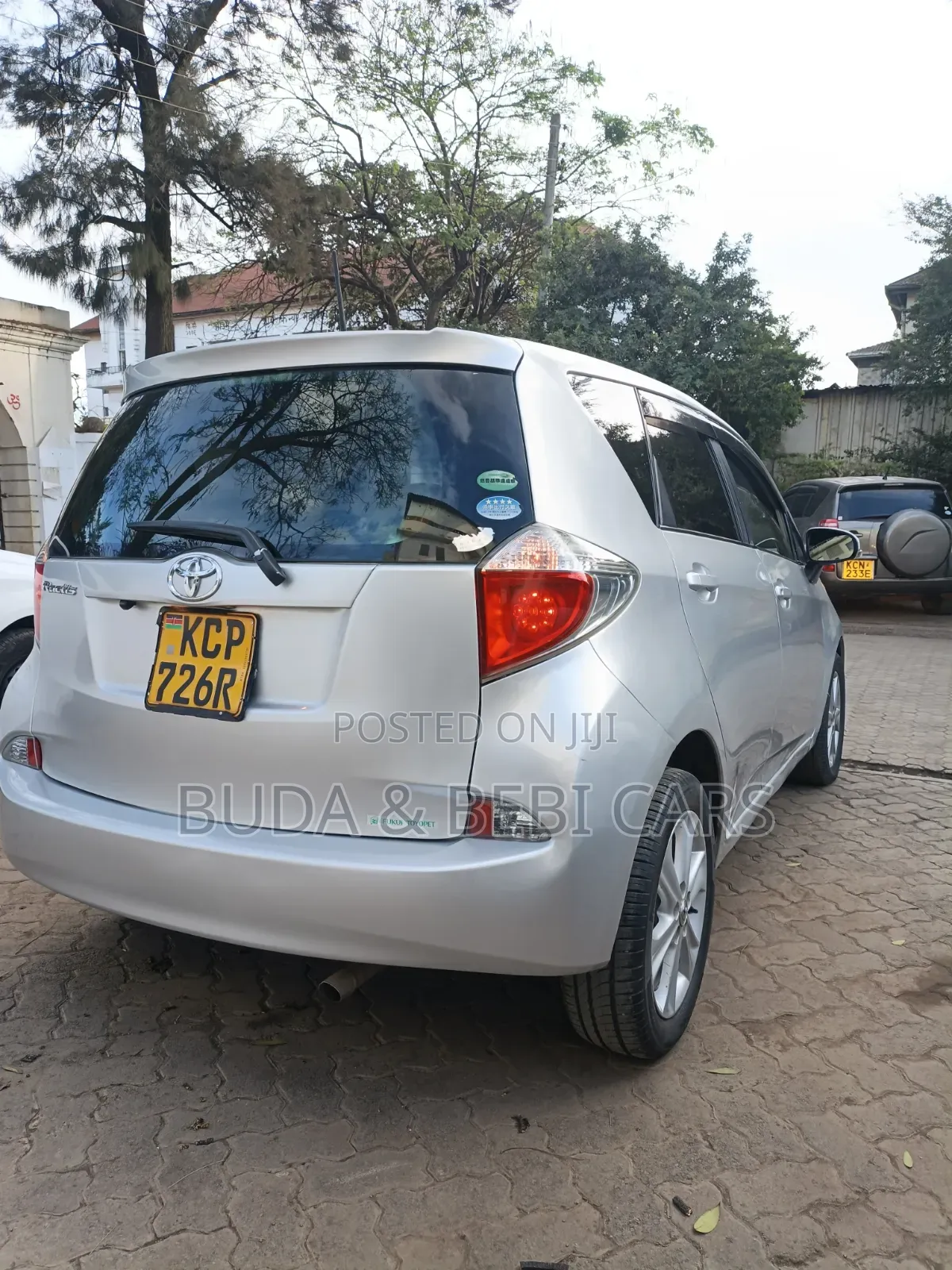 Toyota Ractis 2010