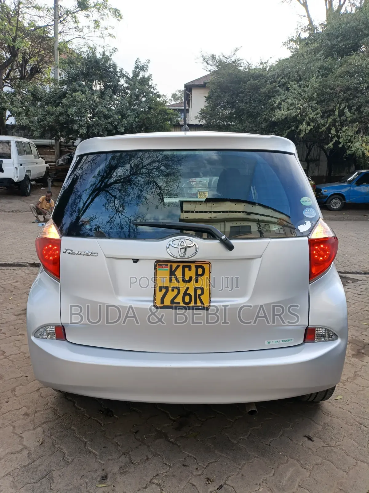 Toyota Ractis 2010