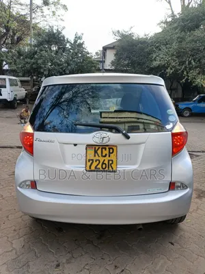 Toyota Ractis 2010