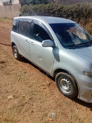 Toyota Sienta 2008 Gray