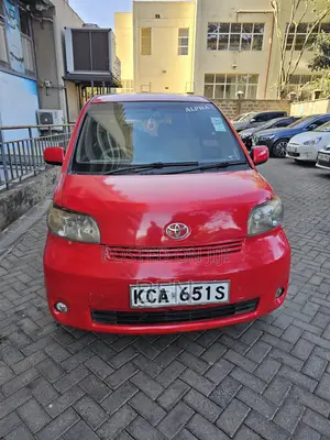 Toyota Porte 1.3 FWD 2009 Red