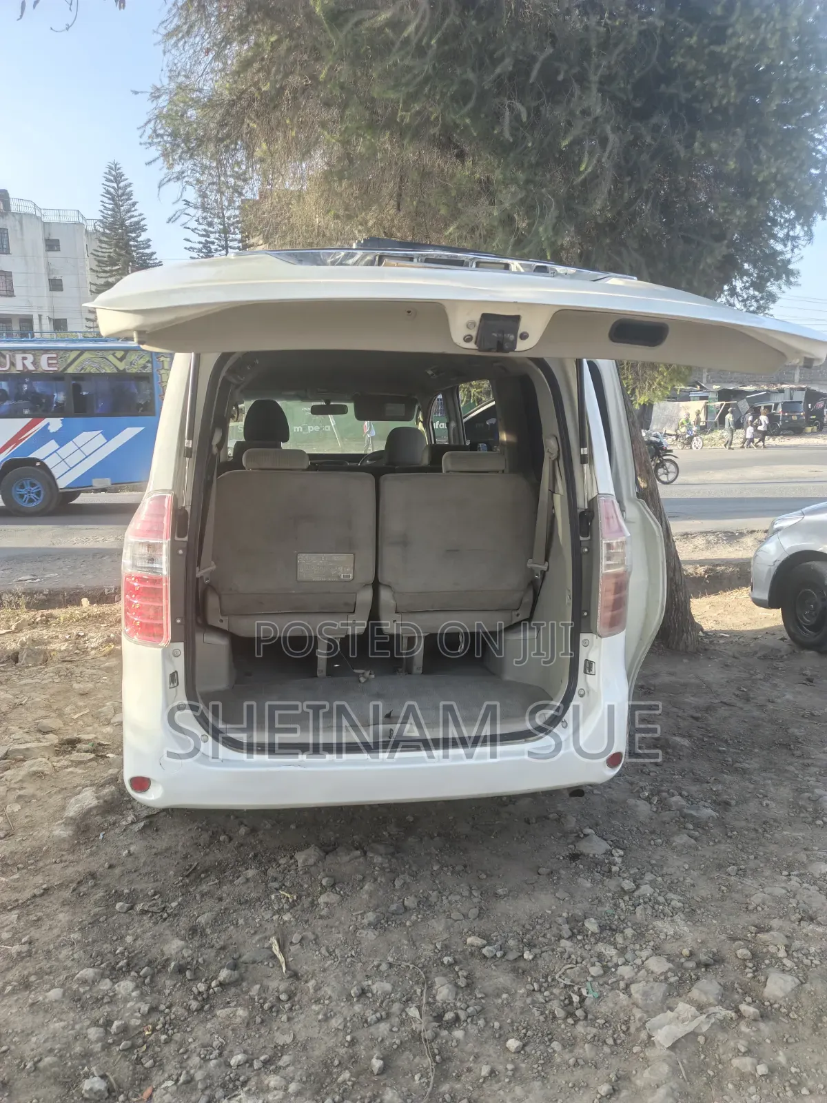 Toyota Noah 2009 White