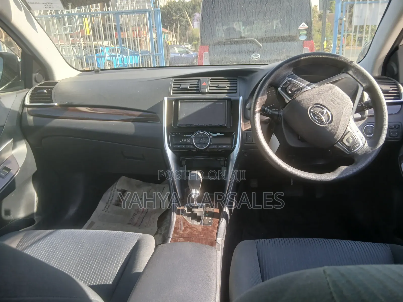 Toyota Premio 2019 Silver