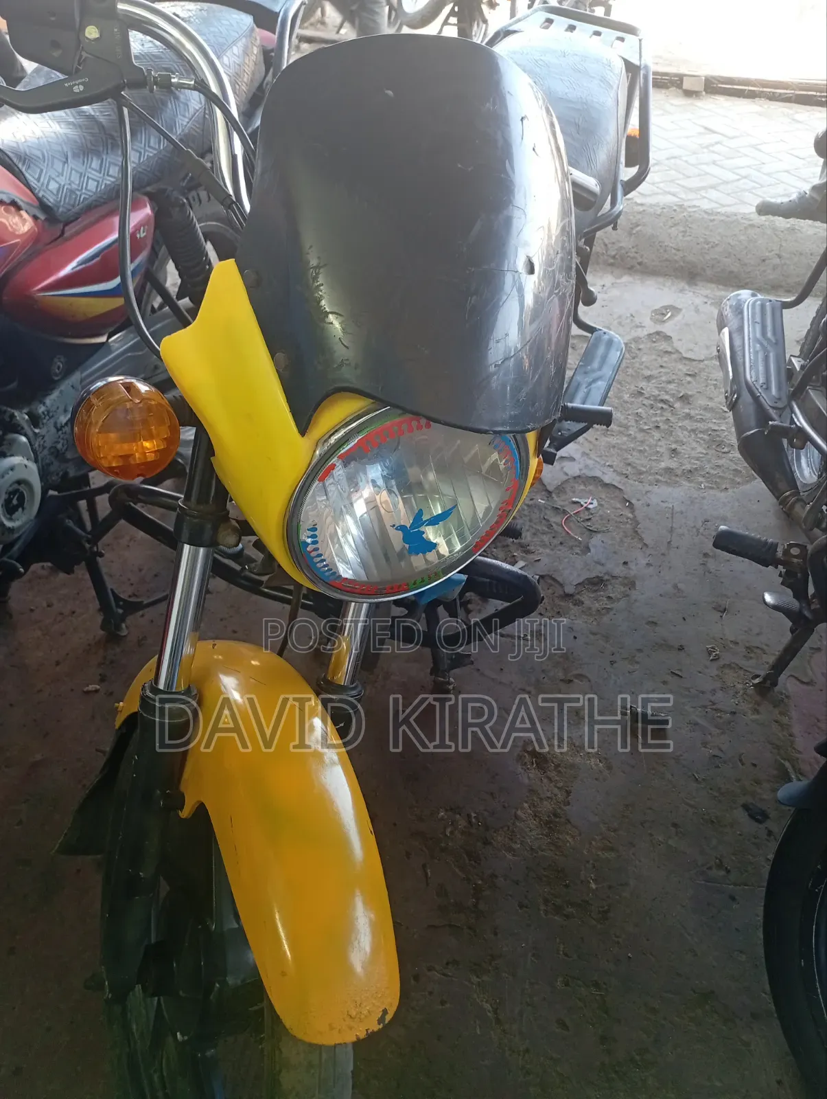 Bajaj Boxer 125 2023 Yellow