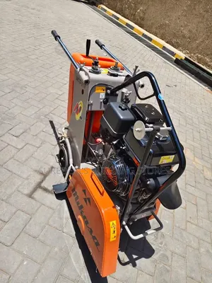 Mikasa Concrete and Asphalt Floor Saw (Road Cutting Machine)