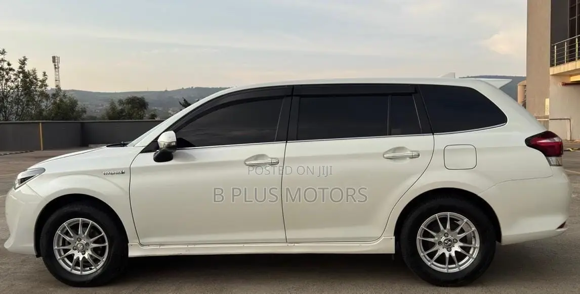 Toyota Corolla Fielder 2017 White