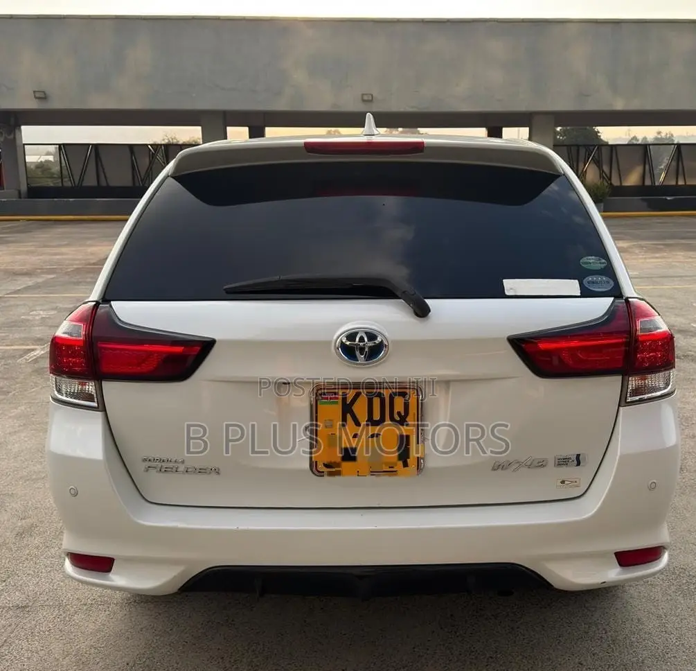 Toyota Corolla Fielder 2017 White