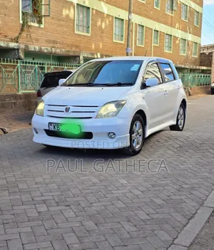 Toyota IST 2005 White