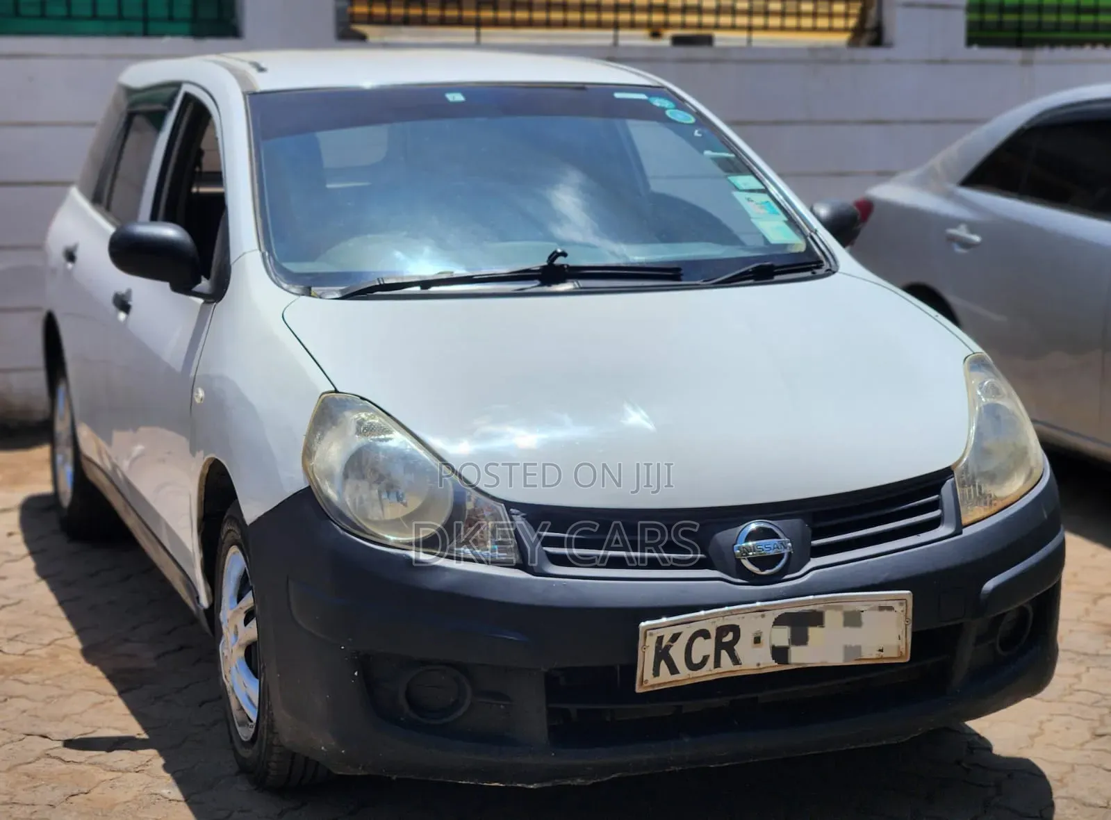 Nissan Advan 2013 White