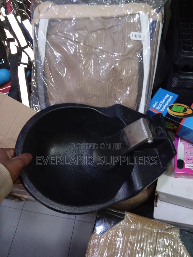 Large Capacity Cow Water Bowl - Cast Iron - main view