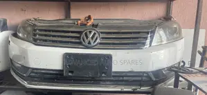 VW Passat Nosecut