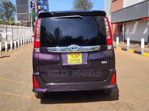 Toyota Noah 2016 Maroon