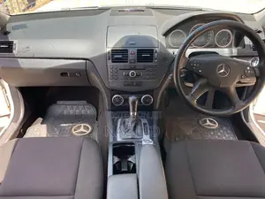 Mercedes-Benz C200 2010 Silver