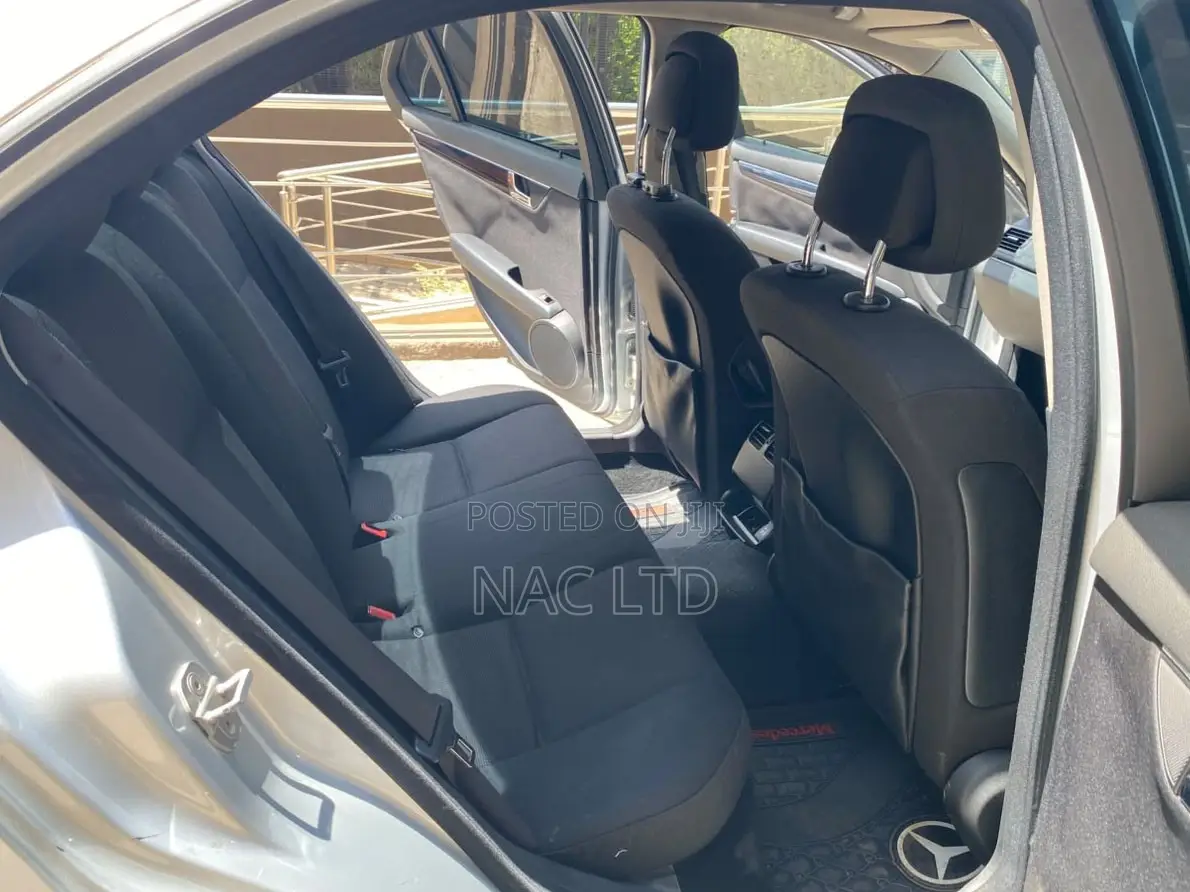 Mercedes-Benz C200 2010 Silver
