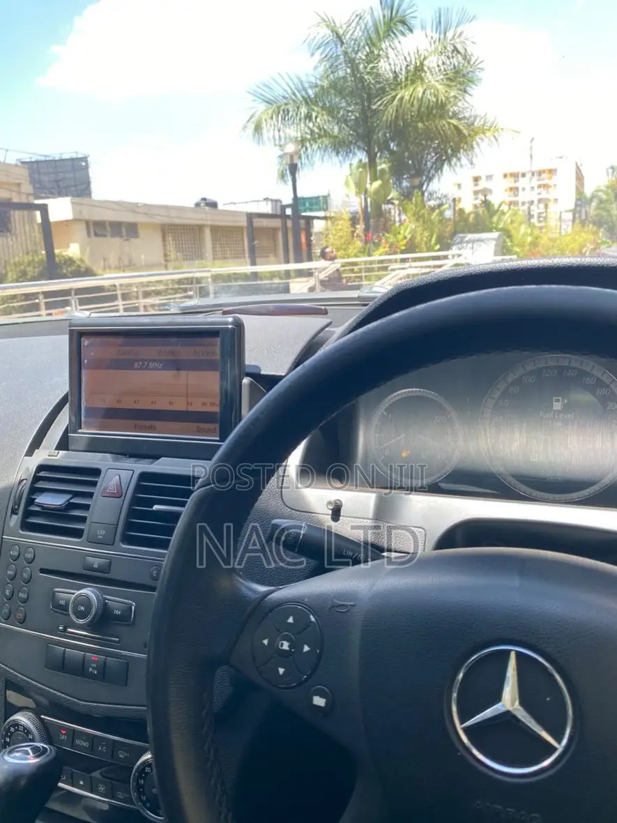 Mercedes-Benz C200 2010 Silver