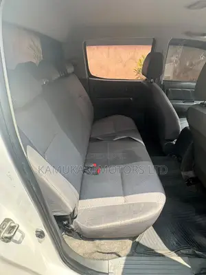 Toyota Hilux 3.0 D-4D 4x4 2013 White