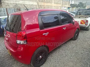 Toyota Porte 2014 Red