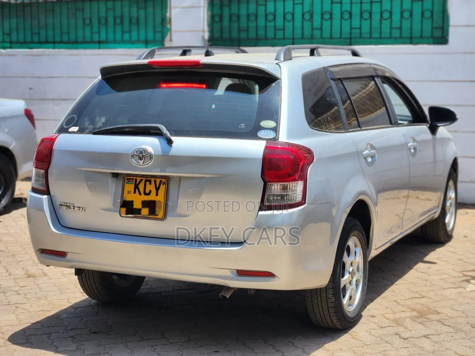 Toyota Corolla Fielder 2013 Silver