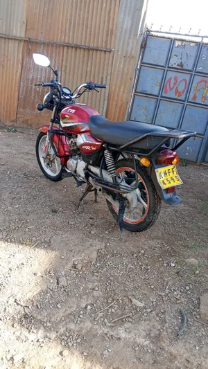 TVS HLX 125 2020 Red