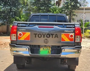 Toyota Hilux 2018 Gray