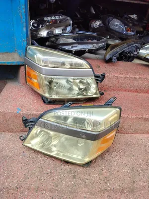 Headlight Voxy 2003
