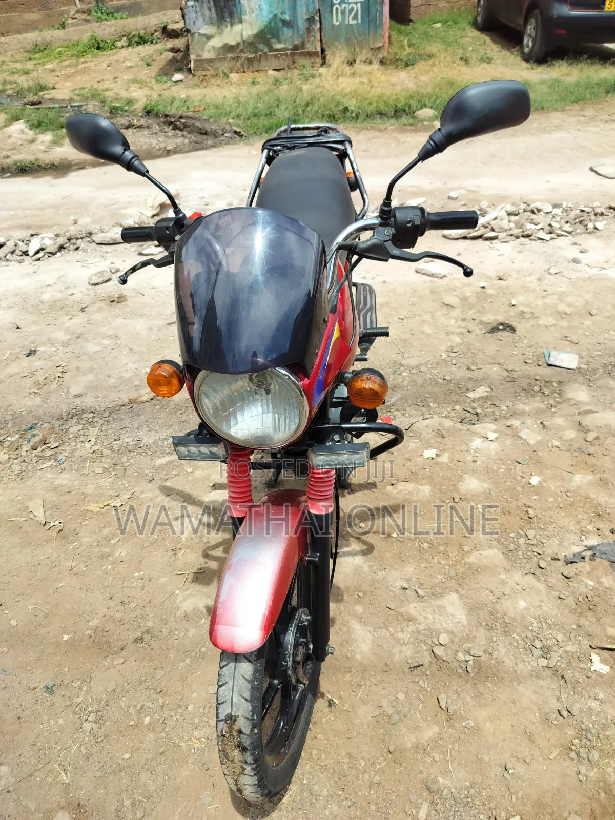 Bajaj Boxer 150 UG 2022 Red