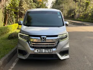Honda Stepwgn 2018 Silver