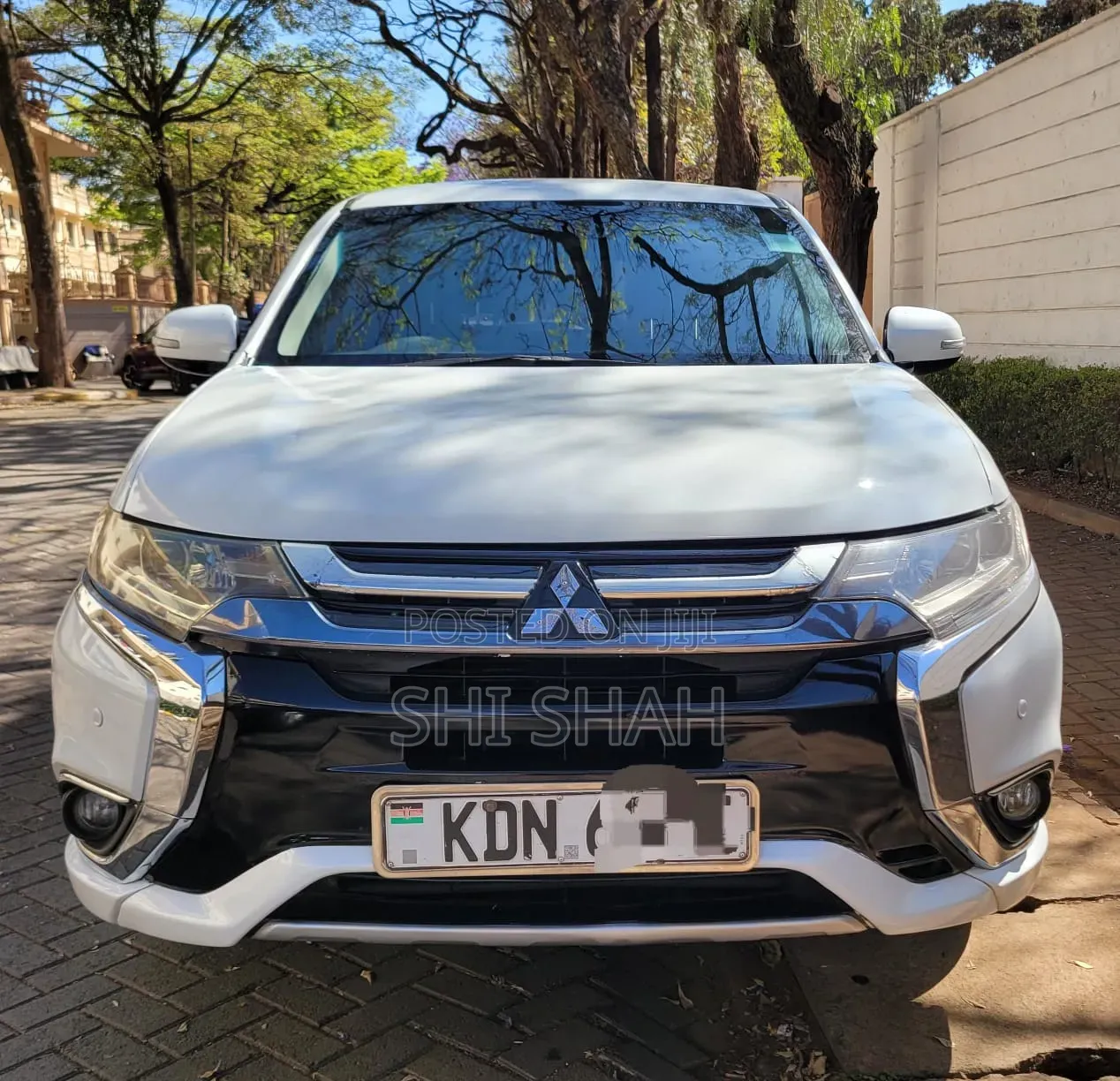 Mitsubishi Outlander 2018 White
