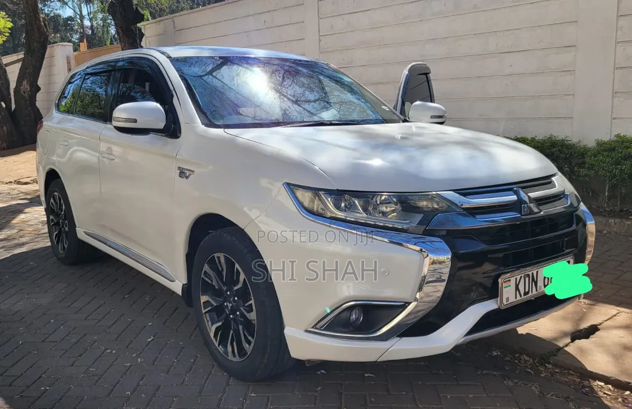 Mitsubishi Outlander 2018 White