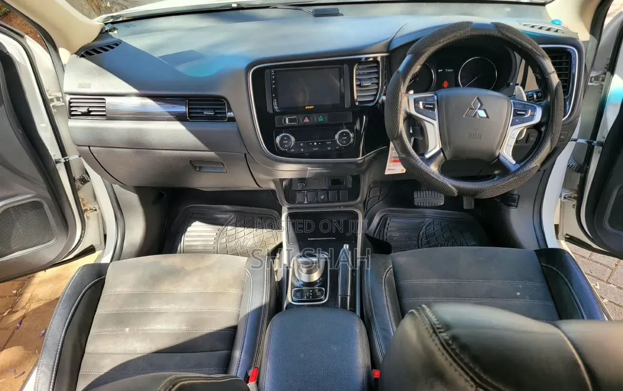 Mitsubishi Outlander 2018 White