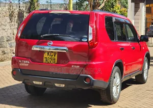 Nissan X-Trail 2012 Red