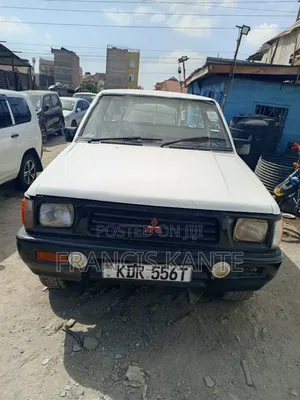 Mitsubishi L300 2014 White