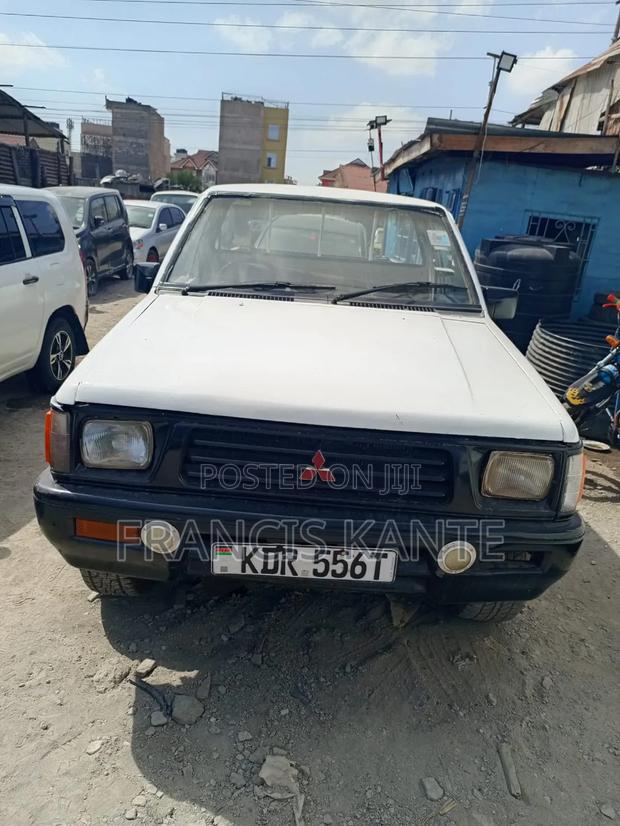Mitsubishi L300 2014 White