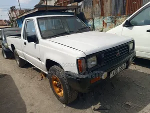 Mitsubishi L300 2014 White