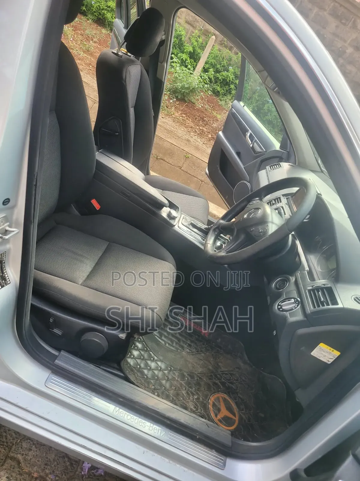 Mercedes-Benz C200 2012 Silver