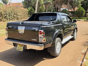 Toyota Hilux 3.0 D-4D 4x4 2014 Black