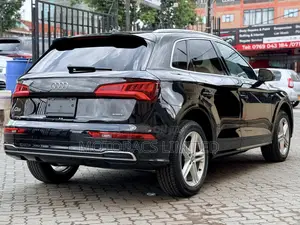 Audi Q5 2.0T Premium AWD quattro 2019 Black
