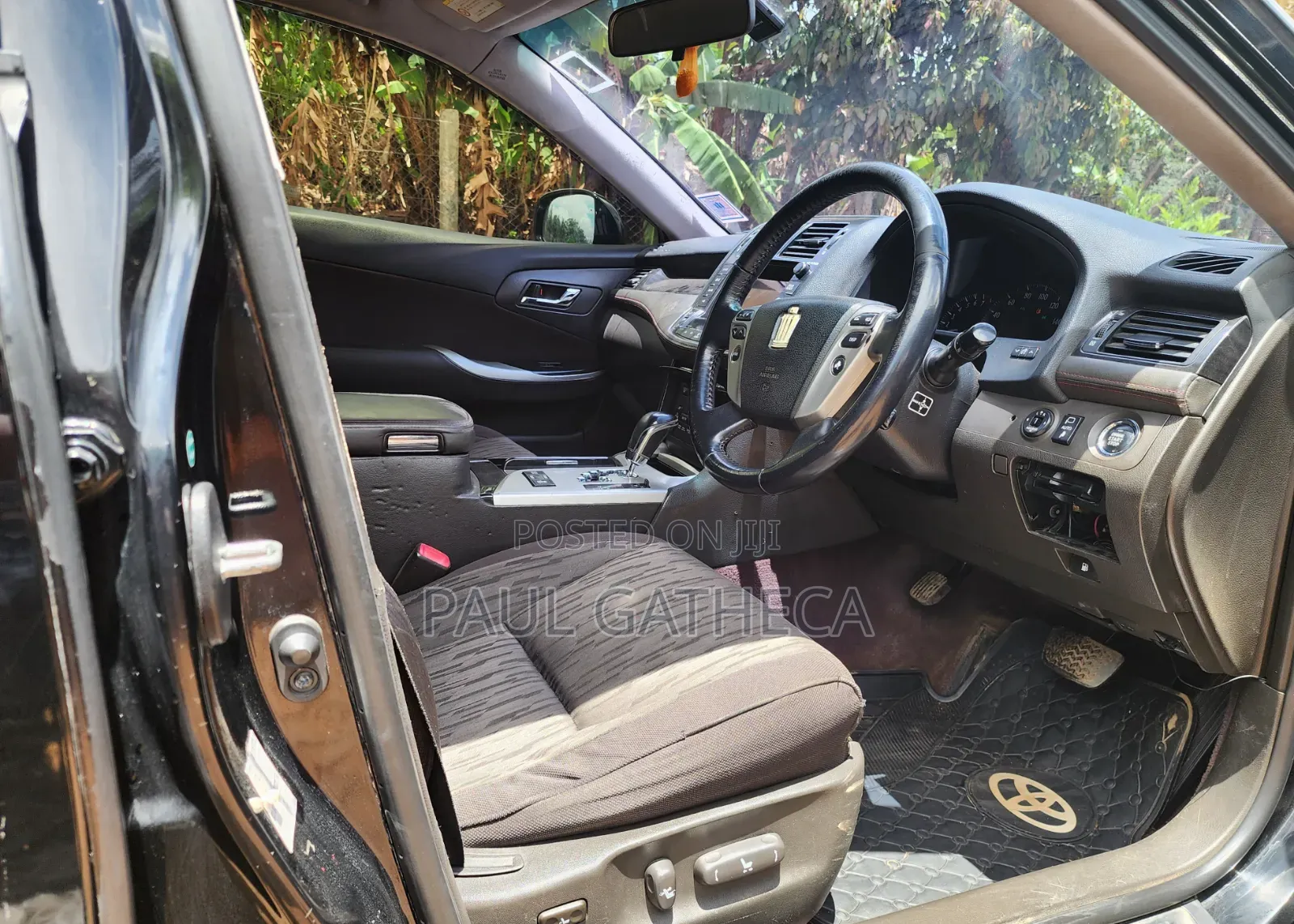 Toyota Crown 2010 Black