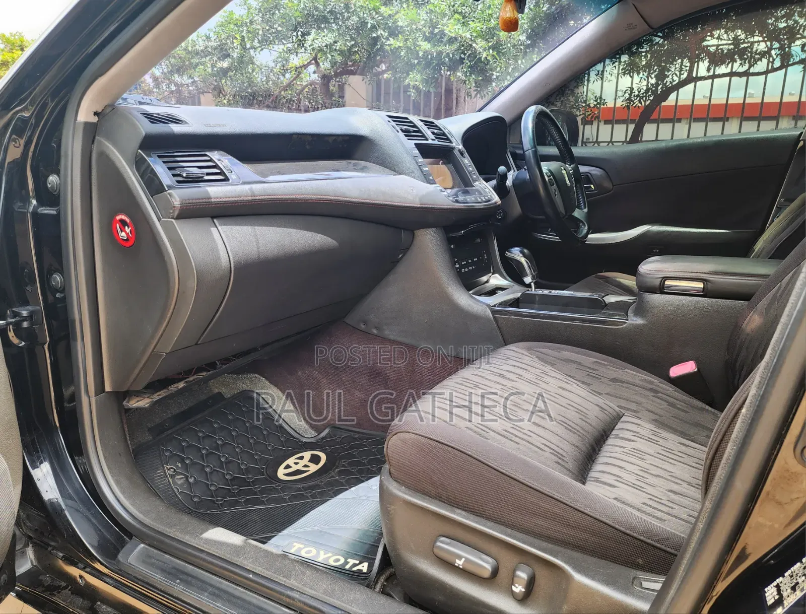 Toyota Crown 2010 Black