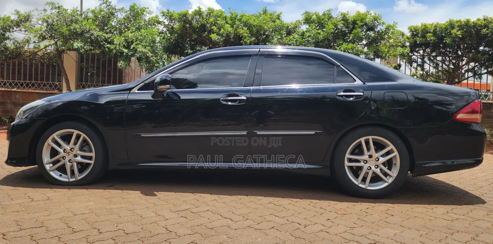 Toyota Crown 2010 Black