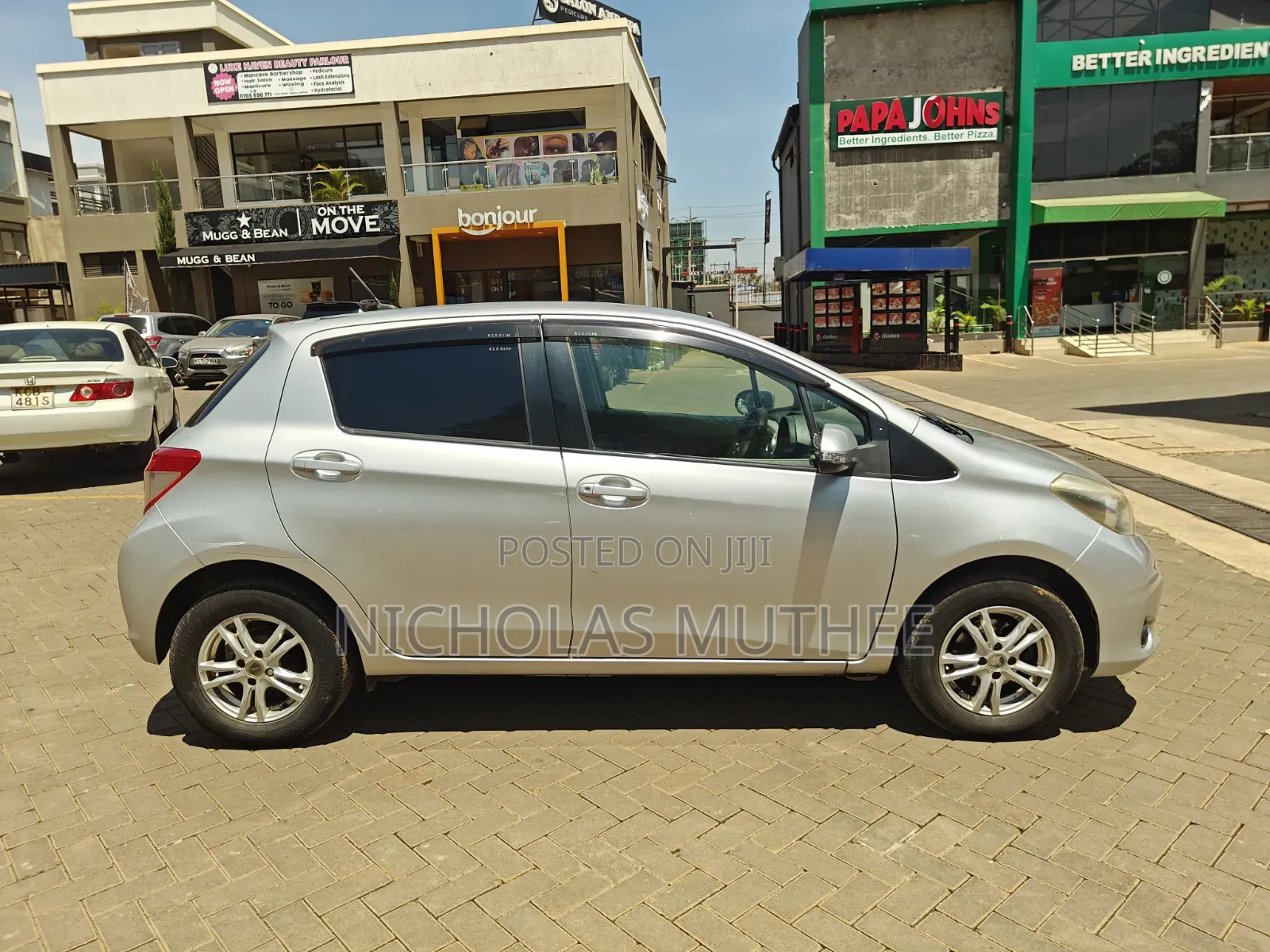 Toyota Vitz 2012 Silver